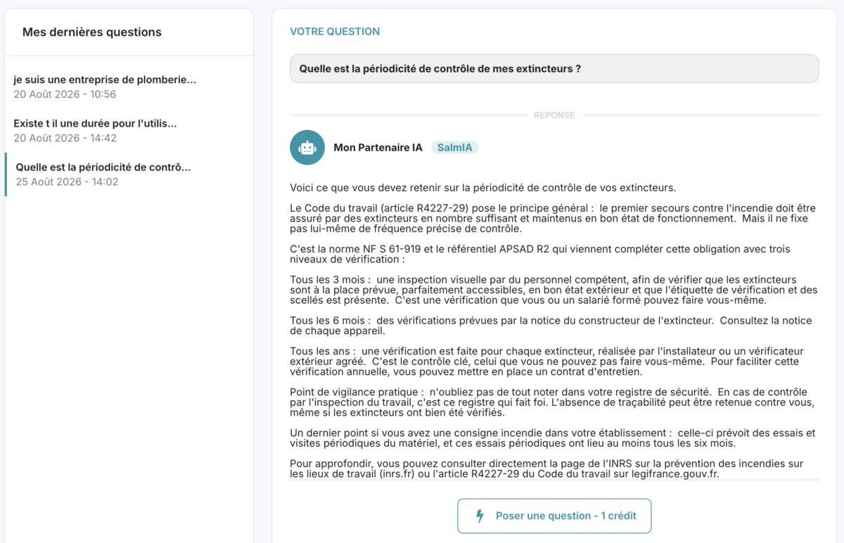 SalmIA, assistant IA sécurité de monhse.com, répond à une question sur la vérification des extincteurs